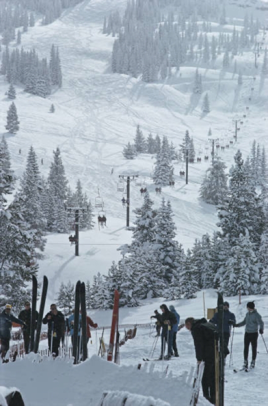 Skiing in Vail