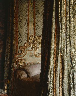 King's Bed